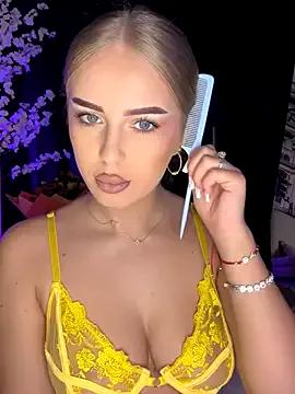 AubrieleRouj1 — 15 SQUATS NAKED 