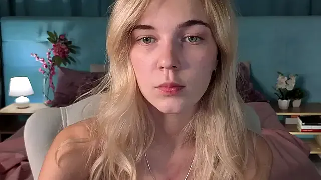 Aurora_Bennet on StripChat
