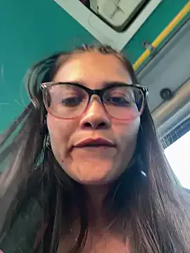 aurora_divine on StripChat