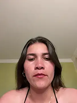 aurora_divine on StripChat