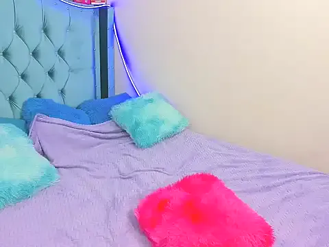 Aurora_sky9 on StripChat