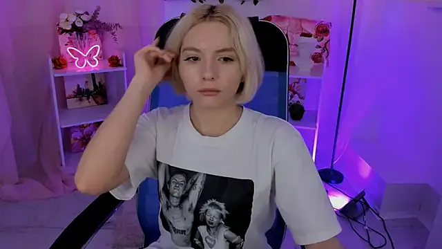 AuroraWrenfield on StripChat