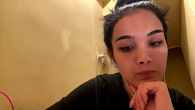 AylinBlush on StripChat