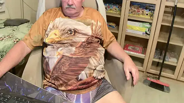 barenfan — show cock and balls