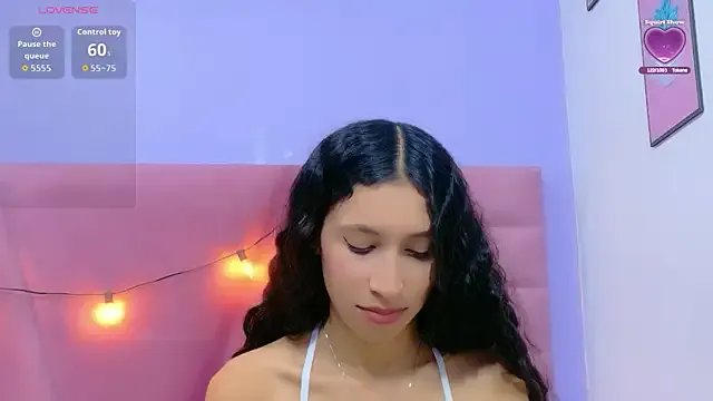 Beautifulskinny18 on StripChat