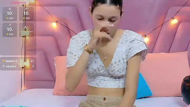 Beautifulskinny18 on StripChat