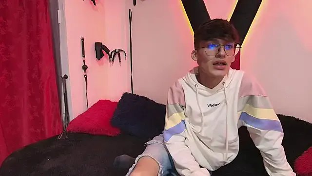 bellmontneon on StripChat 