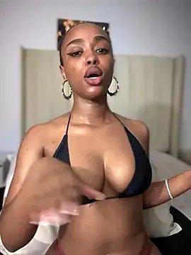 BhadBhad_Kitty on StripChat