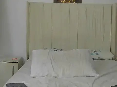 BhadBhad_Kitty on StripChat