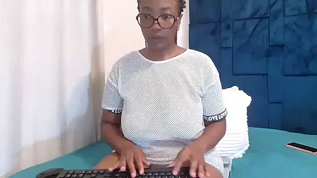 BigBootySimbax on StripChat