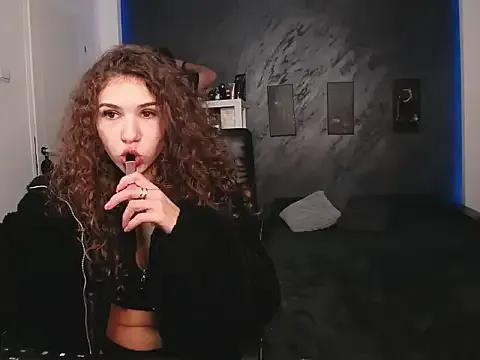 bigbuttjeny on StripChat 