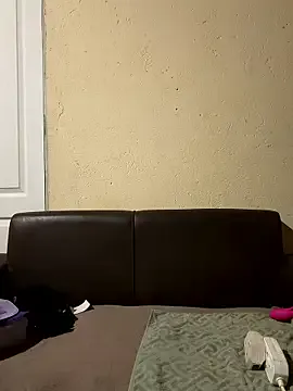 BigRound-Bootayy — It's a love monthspoil your gurl