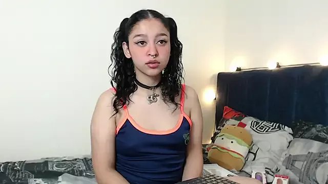 Bitsy_Messy on StripChat