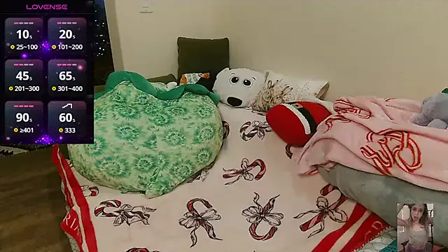 Blondiewithanass on StripChat