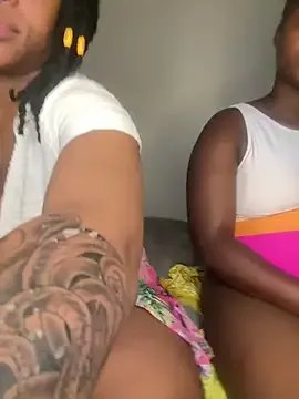 Boneca25 on StripChat