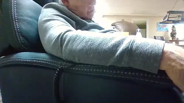 bootlegmanz — Freechat on StripChat