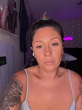 bossyroxy84 on StripChat 