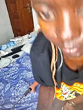 bustytemptress1 on StripChat