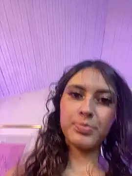 Camila_Nyx — SENSUAL STRIP TEASE + OPEN LEGS