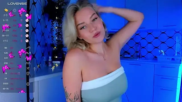 Candy_Mur on StripChat