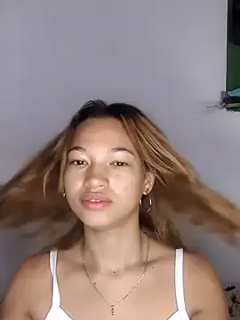 carolanyi on StripChat