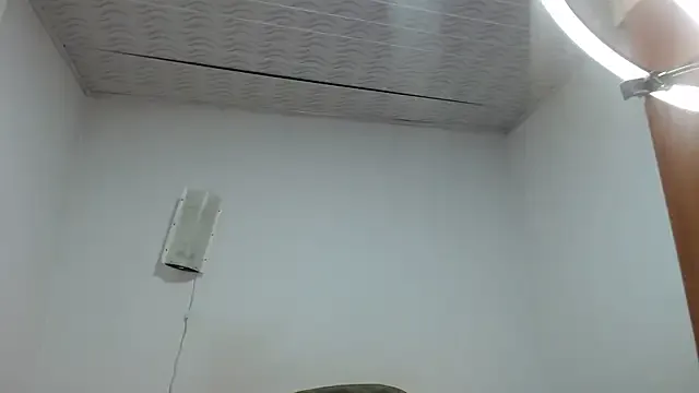 carolina_linarez69 on StripChat