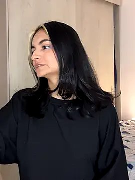 Cat2525 on StripChat