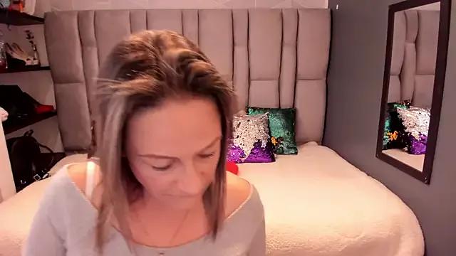 Charlot_milf — NAKED + FINGERS INSIDE MY PUSSY = CUM