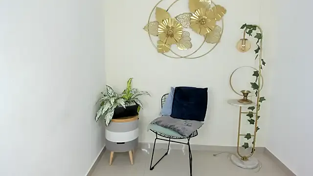 Charlothe_capell on StripChat