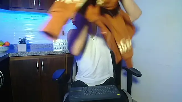 chris_evans27 on StripChat