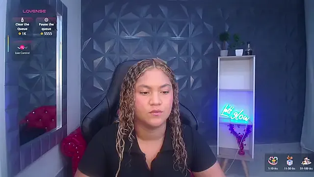 Cristal_War on StripChat