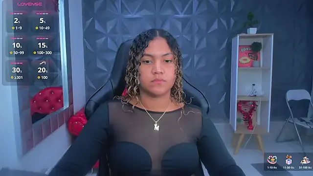 Cristal_War on StripChat