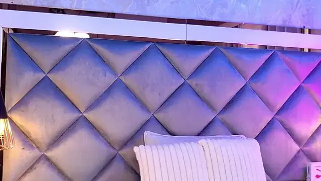 crystal_gilton on StripChat