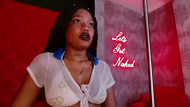 CrystalBrooke3x on StripChat