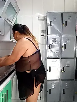 curvy_diva_ on StripChat