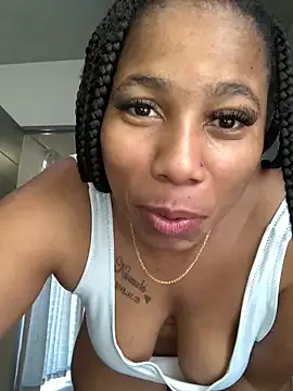 CurvyDesire1 on StripChat