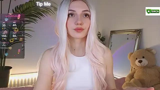 cute_cake — oil on pussy