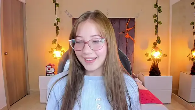 Dahlia_Rousse on StripChat