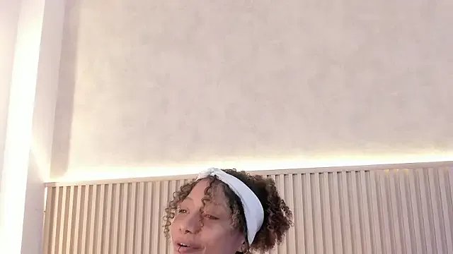 daiana_curly on StripChat 