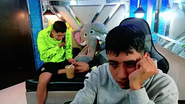 darwinandbrayann on StripChat