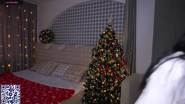 DeliaLoma on StripChat