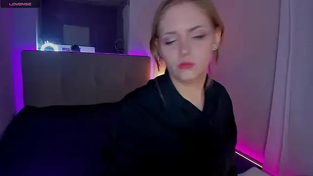 DellaRowe on StripChat 