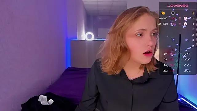 DellaRowe on StripChat 