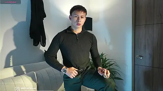 DeusbelliS on StripChat