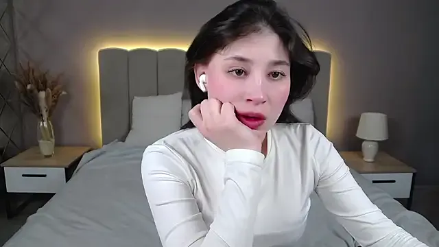 DianaMello — look at my legs