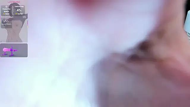 doll_bella_ on StripChat 