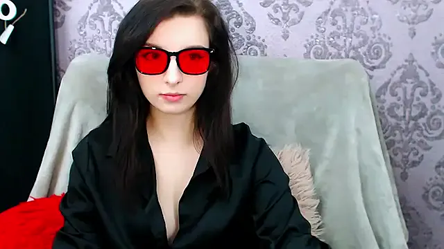 DominantLuna on StripChat