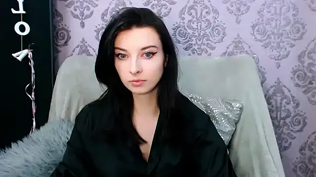 DominantLuna on StripChat