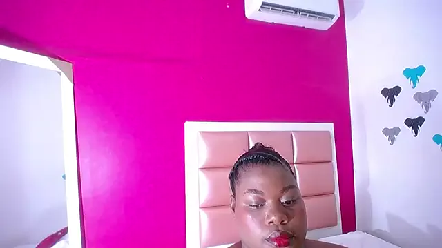 ebonny_suggarmommy1 on StripChat