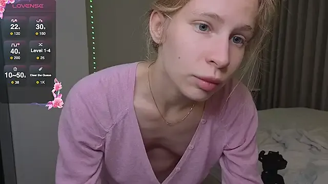 Elis_Fox on StripChat